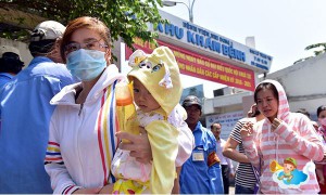 Kinh nghiệm phòng tránh cảm nhiệt vì nắng nóng cho trẻ