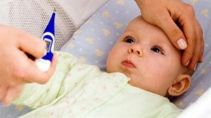 Mách cha mẹ cách xử lý hiệu quả khi: Trẻ bị sốt phải làm sao?